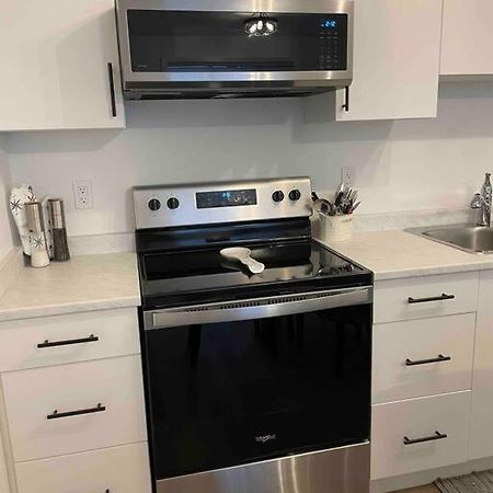 ויקטוריה Adorable 1 Bedroom Suite- A Skip To Galloping Goose מראה חיצוני תמונה