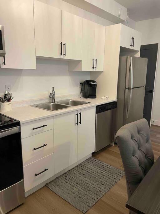 ויקטוריה Adorable 1 Bedroom Suite- A Skip To Galloping Goose מראה חיצוני תמונה